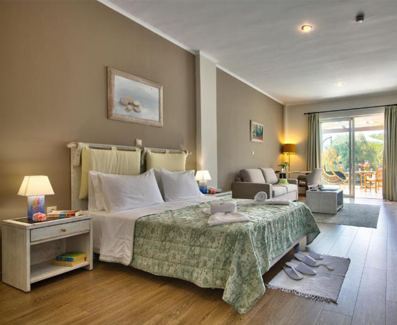 JUNIOR SUITE POOL VIEW